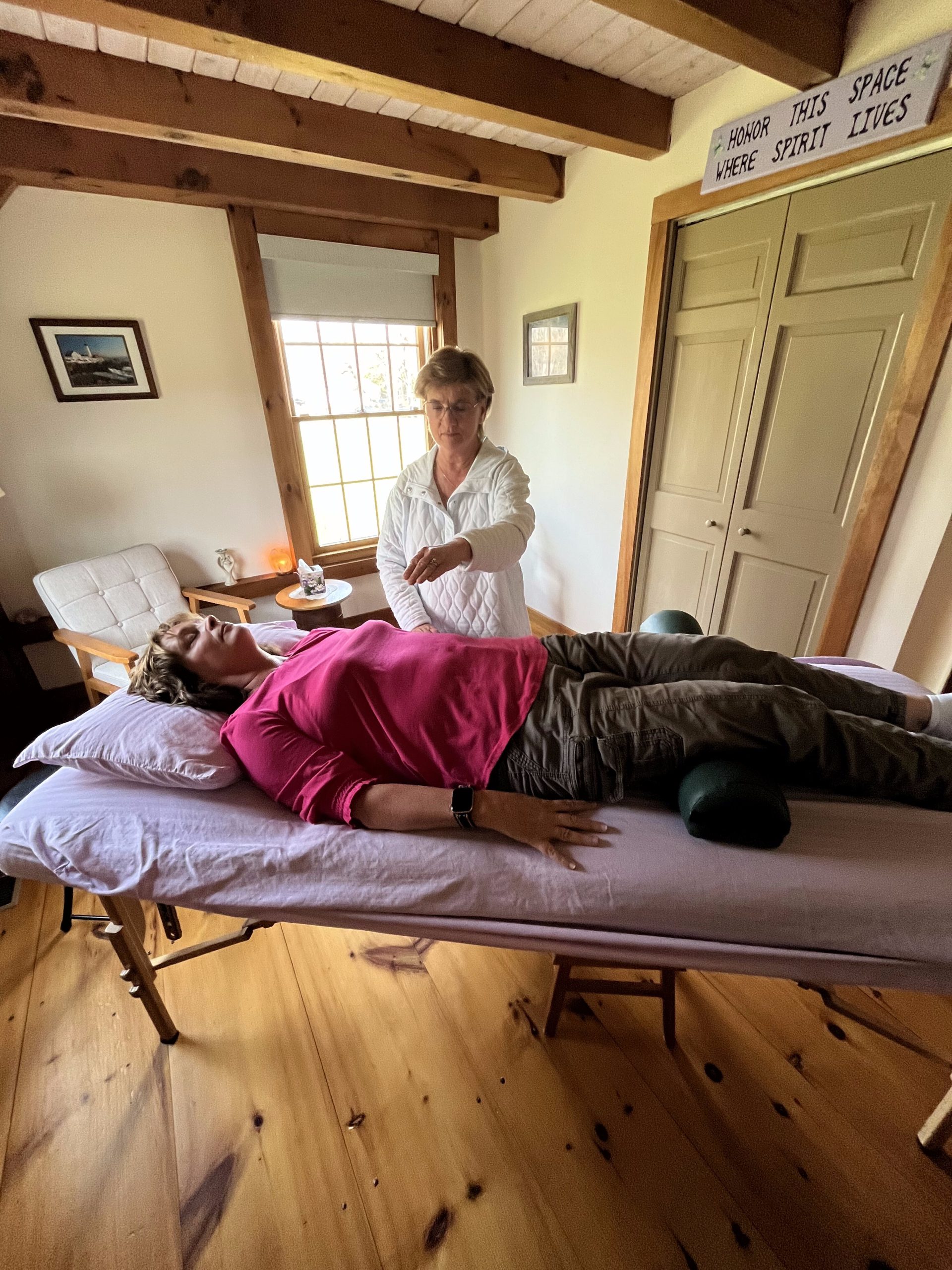 Cathy Leigh Reiki session